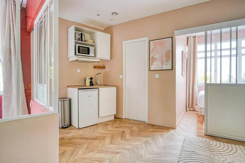 Apartment Appartement Proche Parc Monceau Pereire -Iii Paris