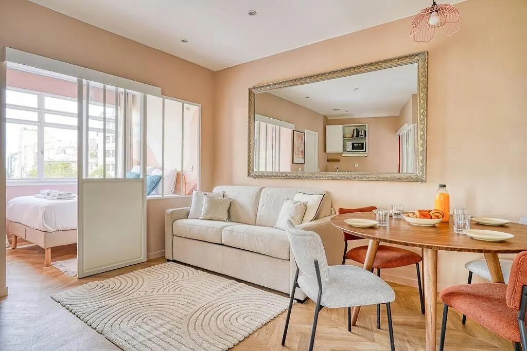 Appartement Proche Parc Monceau Pereire -Iii Paris Frankreich