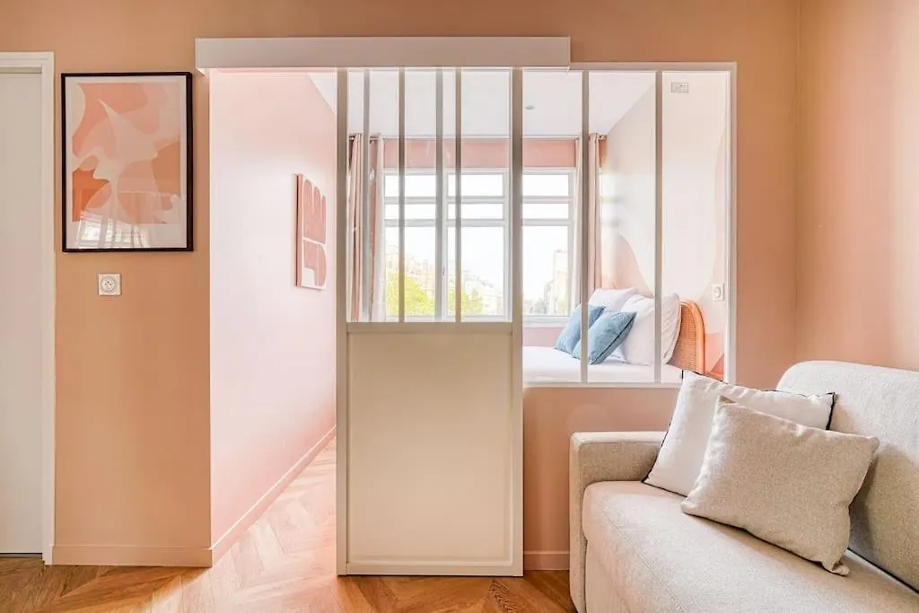 Appartement Proche Parc Monceau Pereire -Iii Paris 0*,  France